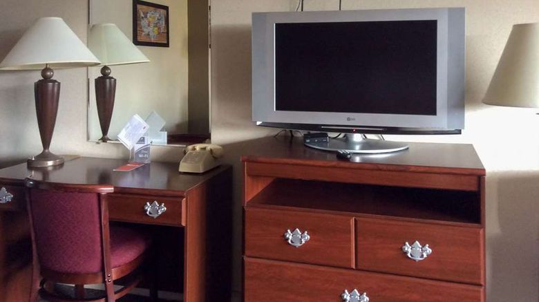 <b>Econo Lodge Cortland Downtown Room</b>. Images powered by <a href="https://iceportal.shijigroup.com/" title="IcePortal" target="_blank">IcePortal</a>.