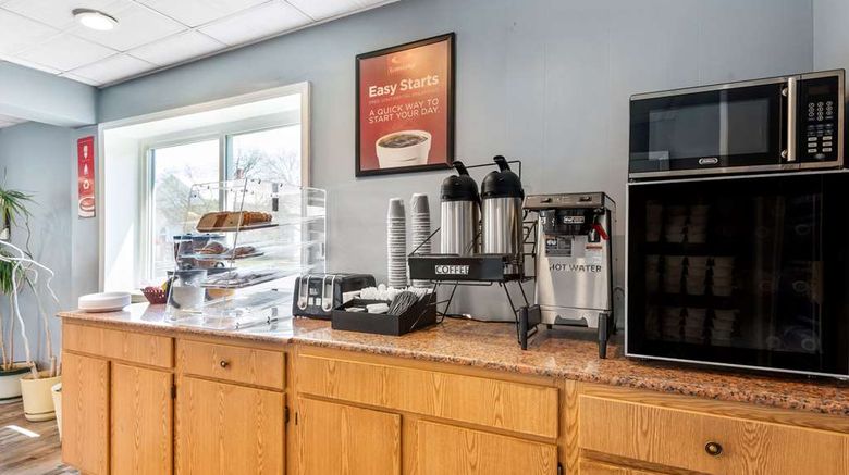 <b>Econo Lodge Cortland Downtown Restaurant</b>. Images powered by <a href="https://iceportal.shijigroup.com/" title="IcePortal" target="_blank">IcePortal</a>.