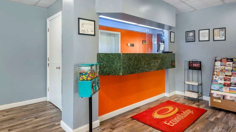 <b>Econo Lodge Cortland Downtown Lobby</b>. Images powered by <a href="https://iceportal.shijigroup.com/" title="IcePortal" target="_blank">IcePortal</a>.