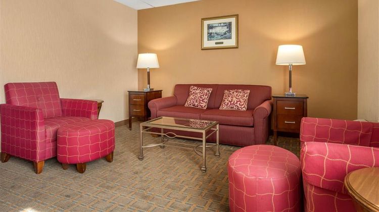 Clarion Hotel Marina & Conference Ctr Suite