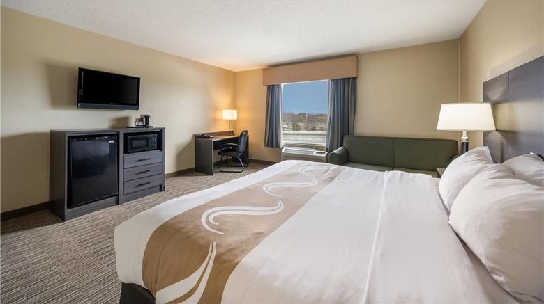 <b>Quality Inn & Suites Room</b>. Images powered by <a href="https://iceportal.shijigroup.com/" title="IcePortal" target="_blank">IcePortal</a>.