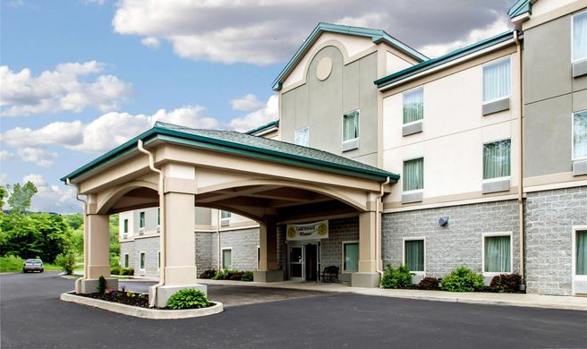 Quality Inn & Suites Exterior
