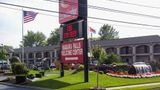 Econo Lodge at the Falls North Exterior