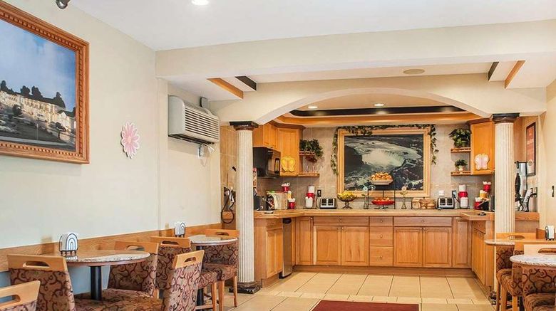 <b>Econo Lodge at the Falls North Restaurant</b>. Images powered by <a href="https://iceportal.shijigroup.com/" title="IcePortal" target="_blank">IcePortal</a>.