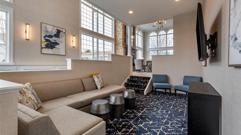 <b>Comfort Inn & Suites East Greenbush Lobby</b>. Images powered by <a href="https://iceportal.shijigroup.com/" title="IcePortal" target="_blank">IcePortal</a>.