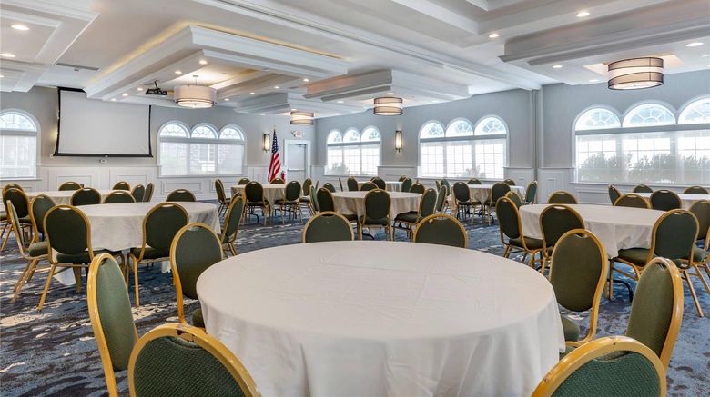 <b>Comfort Inn & Suites East Greenbush Meeting</b>. Images powered by <a href="https://iceportal.shijigroup.com/" title="IcePortal" target="_blank">IcePortal</a>.
