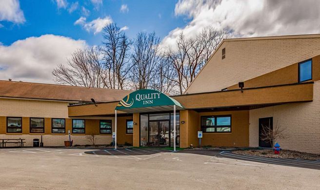 Quality Inn Exterior