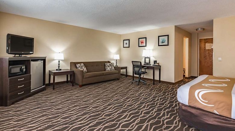 <b>Quality Inn Room</b>. Images powered by <a href="https://iceportal.shijigroup.com/" title="IcePortal" target="_blank">IcePortal</a>.