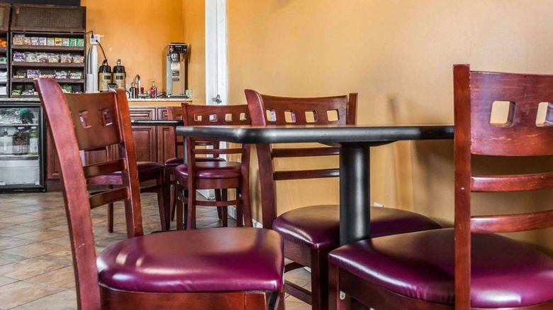 <b>Econo Lodge Inns & Suites Airport Restaurant</b>. Images powered by <a href="https://iceportal.shijigroup.com/" title="IcePortal" target="_blank">IcePortal</a>.