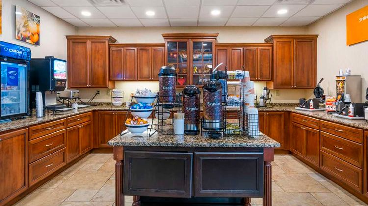 Comfort Inn & Suites Watertown Restaurant