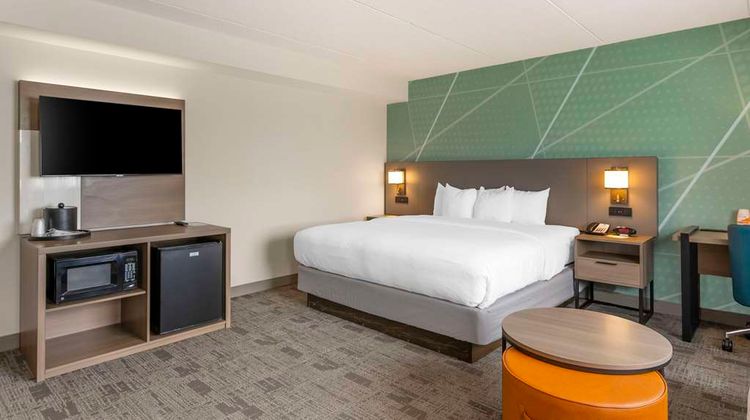 Comfort Inn & Suites Watertown Suite