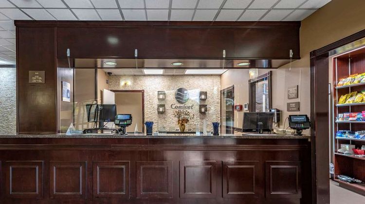 Comfort Inn Syosset Lobby