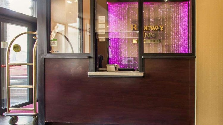 Rodeway Inn Bronx Zoo Lobby
