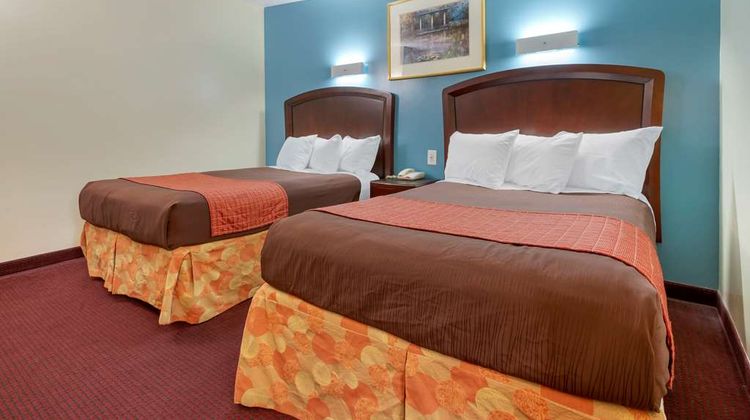 Rodeway Inn& Suites Room