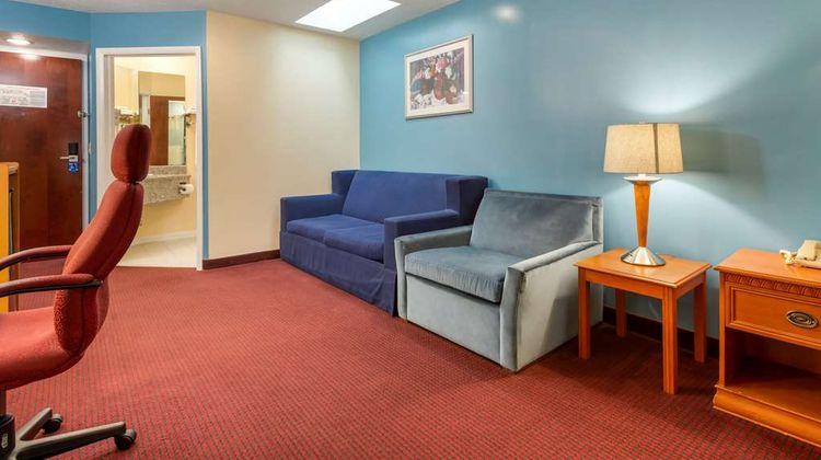 Rodeway Inn& Suites Suite