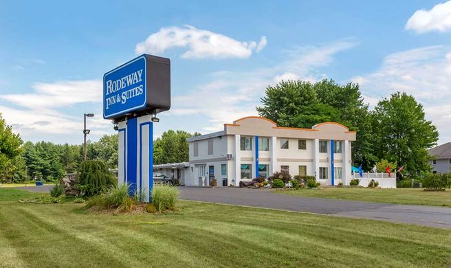 Rodeway Inn& Suites Exterior