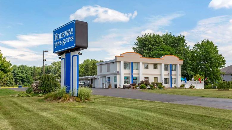 <b>Rodeway Inn& Suites Exterior</b>. Images powered by <a href="https://iceportal.shijigroup.com/" title="IcePortal" target="_blank">IcePortal</a>.