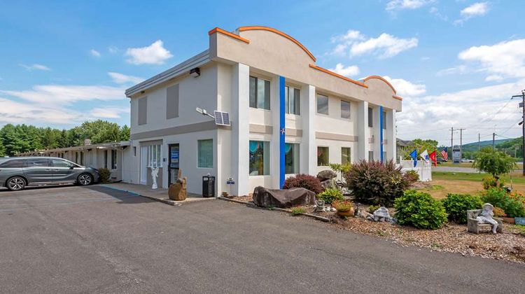 Rodeway Inn& Suites Exterior