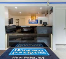 Rodeway Inn& Suites Lobby