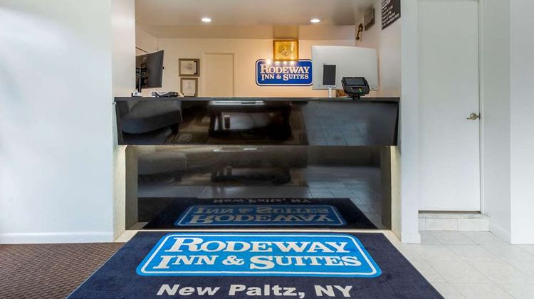 Rodeway Inn& Suites Lobby