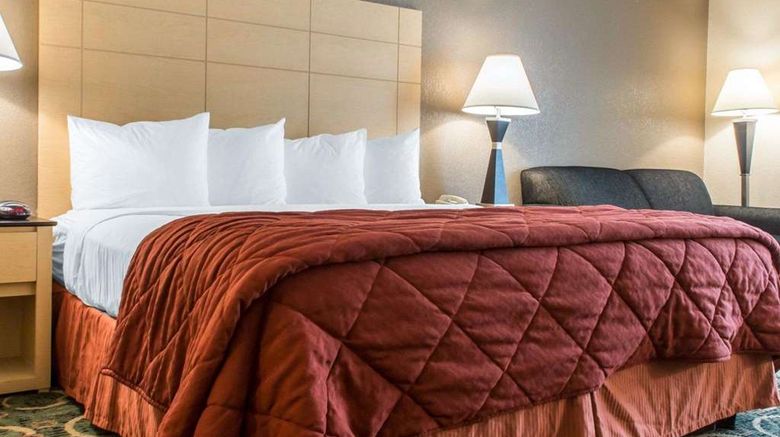 <b>Quality Inn Geneseo Room</b>. Images powered by <a href="https://iceportal.shijigroup.com/" title="IcePortal" target="_blank">IcePortal</a>.