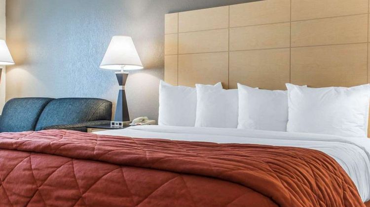 Quality Inn Geneseo Room