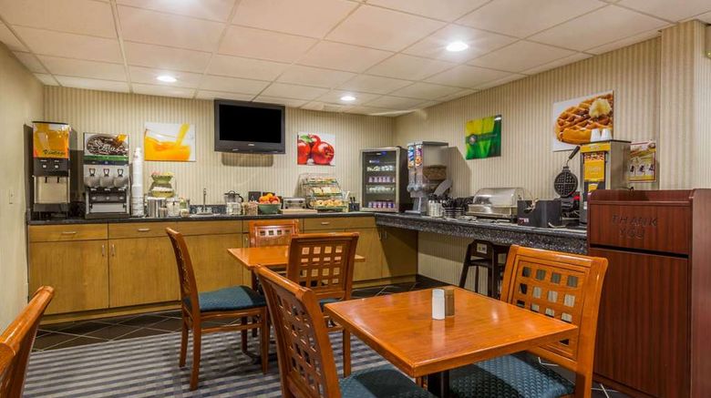 <b>Quality Inn Hyde Park Restaurant</b>. Images powered by <a href="https://iceportal.shijigroup.com/" title="IcePortal" target="_blank">IcePortal</a>.
