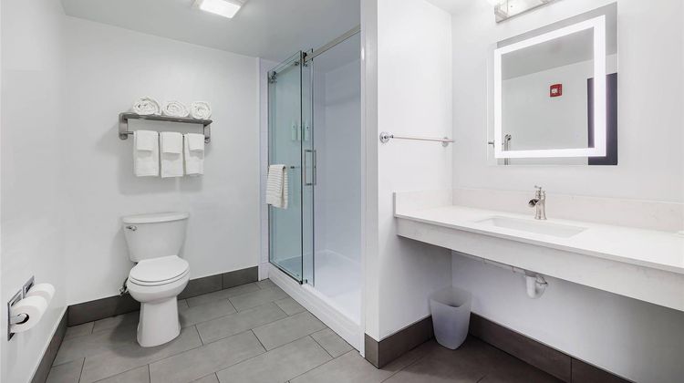 Oakfield Hotel & Suites Room