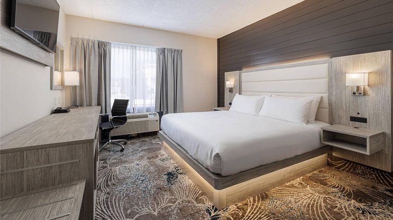 <b>Oakfield Hotel & Suites Room</b>. Images powered by <a href="https://iceportal.shijigroup.com/" title="IcePortal" target="_blank">IcePortal</a>.