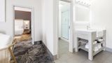Oakfield Hotel & Suites Suite