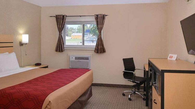 Econo Lodge Rochester Room