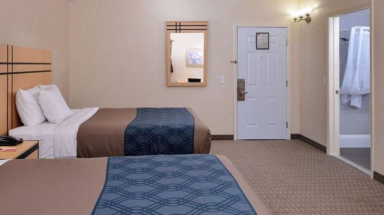 Econo Lodge Rochester Room