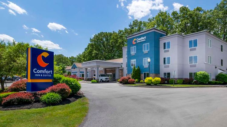 Comfort Inn & Suites Exterior