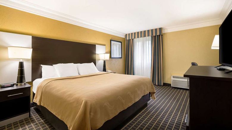 <b>Quality Inn and Suites Syracuse Fairgrounds Room</b>. Images powered by <a href="https://iceportal.shijigroup.com/" title="IcePortal" target="_blank">IcePortal</a>.