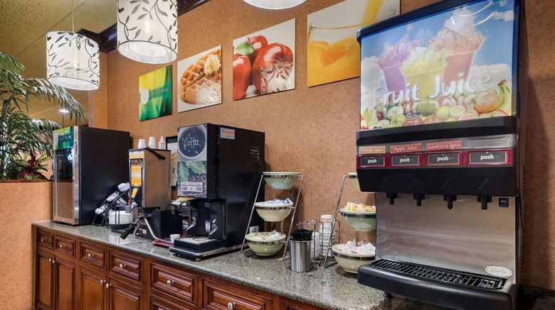 <b>Quality Inn and Suites Syracuse Fairgrounds Restaurant</b>. Images powered by <a href="https://iceportal.shijigroup.com/" title="IcePortal" target="_blank">IcePortal</a>.