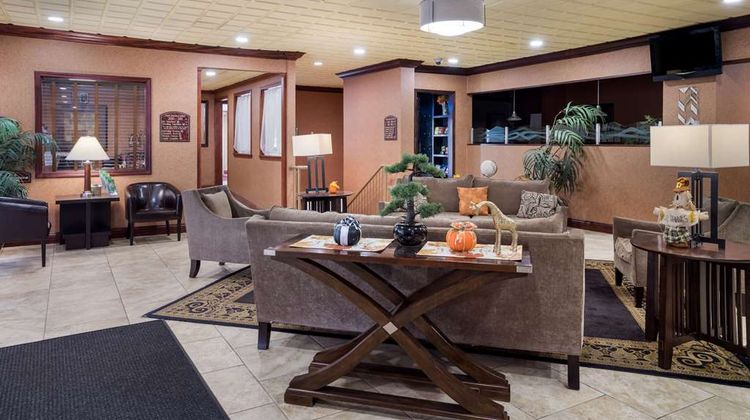 Quality Inn and Suites Syracuse Fairgrounds Lobby