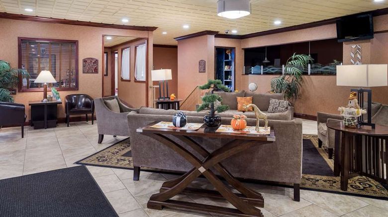 <b>Quality Inn and Suites Syracuse Fairgrounds Lobby</b>. Images powered by <a href="https://iceportal.shijigroup.com/" title="IcePortal" target="_blank">IcePortal</a>.