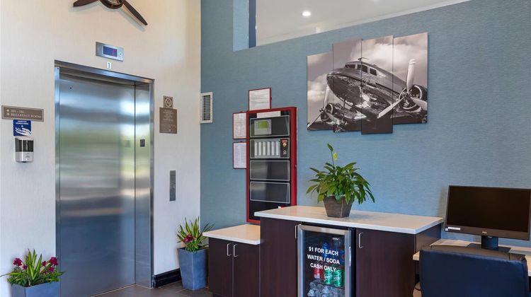 Avion Inn near LGA Airport, Ascend Hotel Lobby