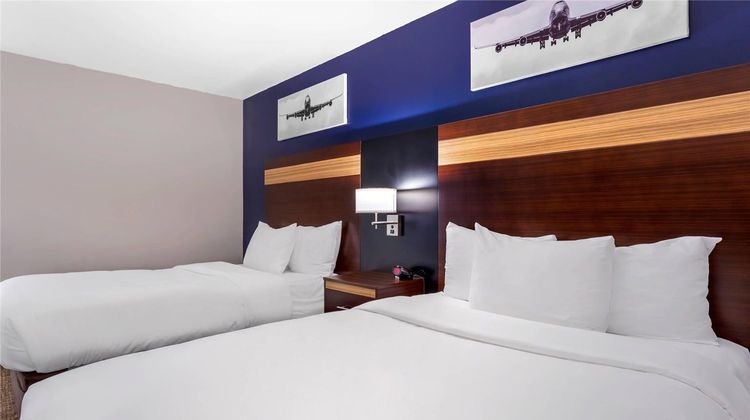 Avion Inn near LGA Airport, Ascend Hotel Room