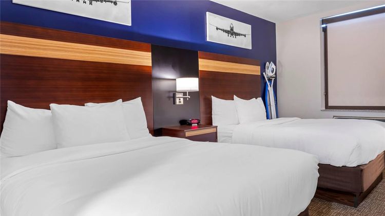 Avion Inn near LGA Airport, Ascend Hotel Room