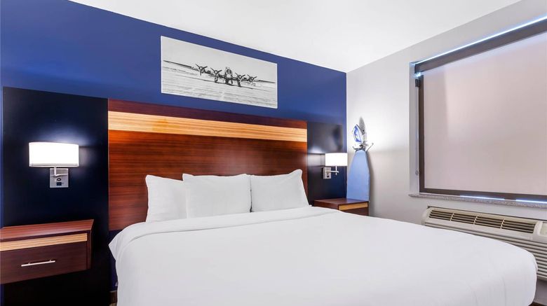 <b>Avion Inn near LGA Airport, Ascend Hotel Room</b>. Images powered by <a href="https://iceportal.shijigroup.com/" title="IcePortal" target="_blank">IcePortal</a>.