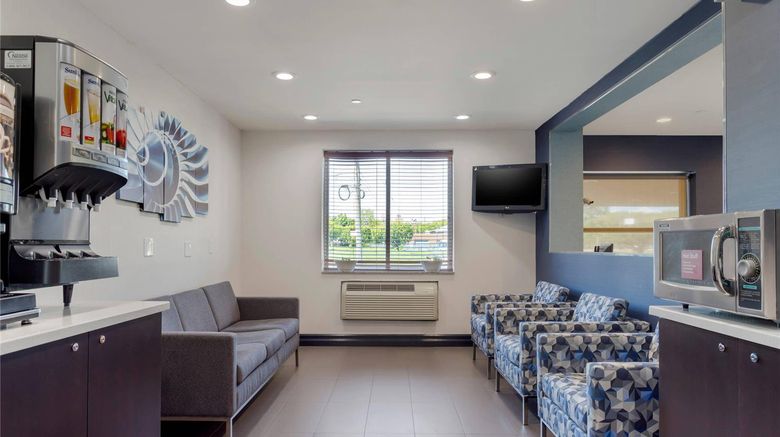 <b>Avion Inn near LGA Airport, Ascend Hotel Restaurant</b>. Images powered by <a href="https://iceportal.shijigroup.com/" title="IcePortal" target="_blank">IcePortal</a>.