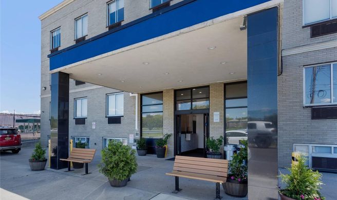Avion Inn near LGA Airport, Ascend Hotel Exterior