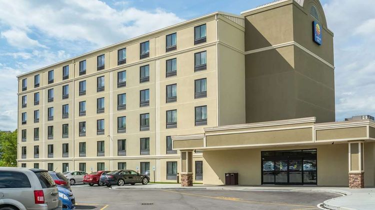 Comfort Inn The Pointe Hotel Exterior