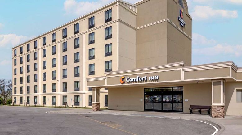 <b>Comfort Inn The Pointe Hotel Exterior</b>. Images powered by <a href="https://iceportal.shijigroup.com/" title="IcePortal" target="_blank">IcePortal</a>.
