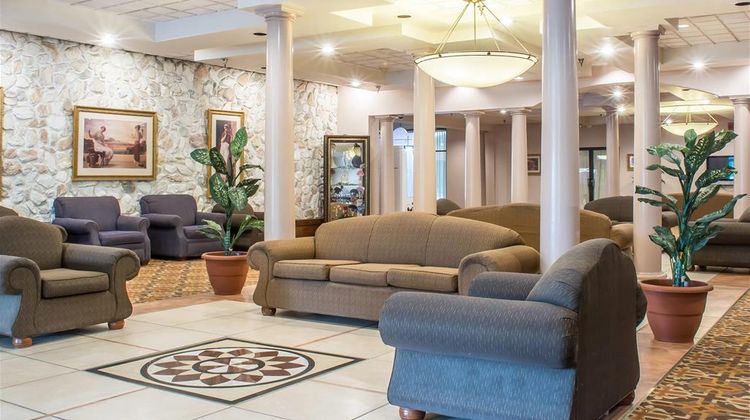 Quality Inn & Suites Palm Island Lobby