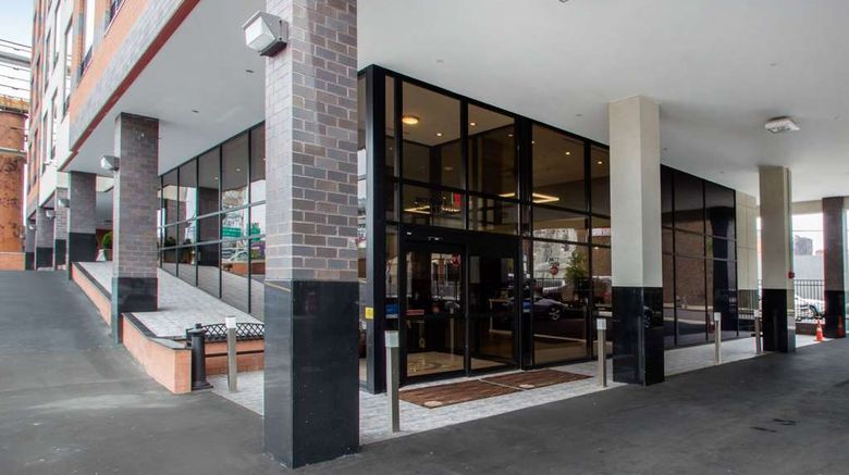 <b>Comfort Inn & Suites Bronx, NY Exterior</b>. Images powered by <a href="https://iceportal.shijigroup.com/" title="IcePortal" target="_blank">IcePortal</a>.