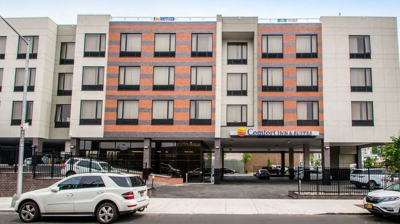 <b>Comfort Inn & Suites Bronx, NY Exterior</b>. Images powered by <a href="https://iceportal.shijigroup.com/" title="IcePortal" target="_blank">IcePortal</a>.