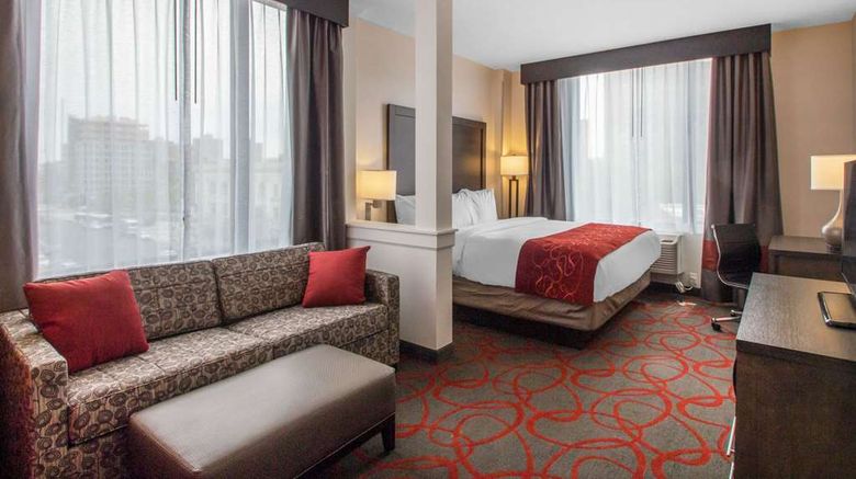 <b>Comfort Inn & Suites Bronx, NY Suite</b>. Images powered by <a href="https://iceportal.shijigroup.com/" title="IcePortal" target="_blank">IcePortal</a>.