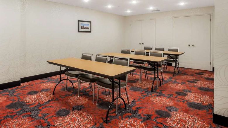 <b>Comfort Inn & Suites Bronx, NY Meeting</b>. Images powered by <a href="https://iceportal.shijigroup.com/" title="IcePortal" target="_blank">IcePortal</a>.